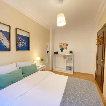Comfy & Spacious Flat In The Center Of Cihangir